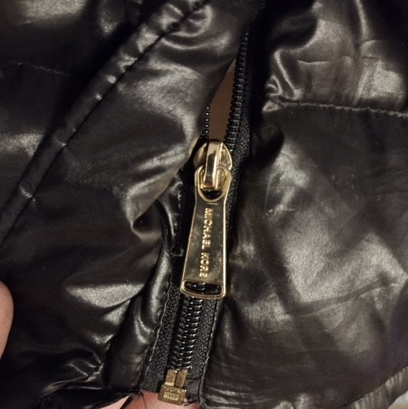 Michael Kors lightweight puffy coat - Picture 2 of 4